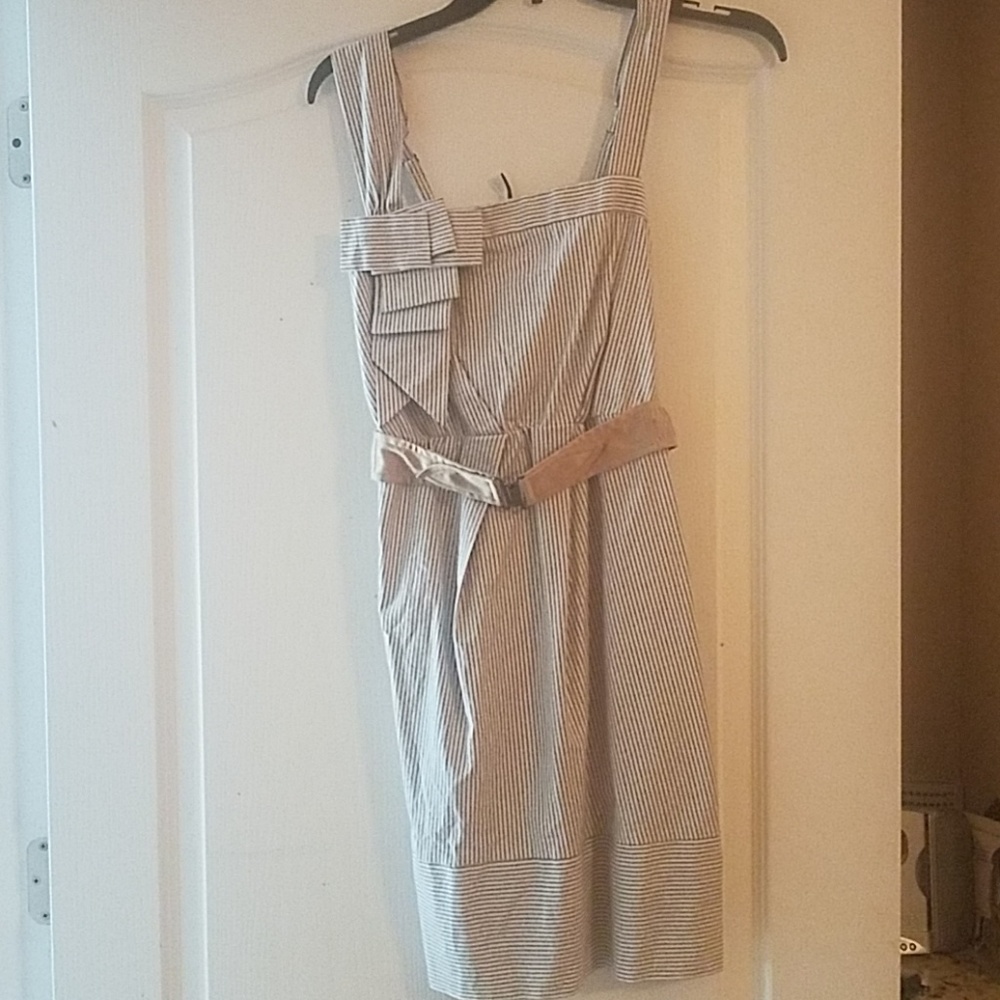 ✨ Bcbgeneration Grey & White Belted Dress // xs